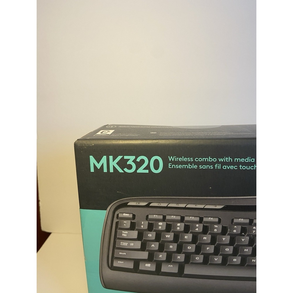 Logitech‎ Key Board - Picture 2 of 6